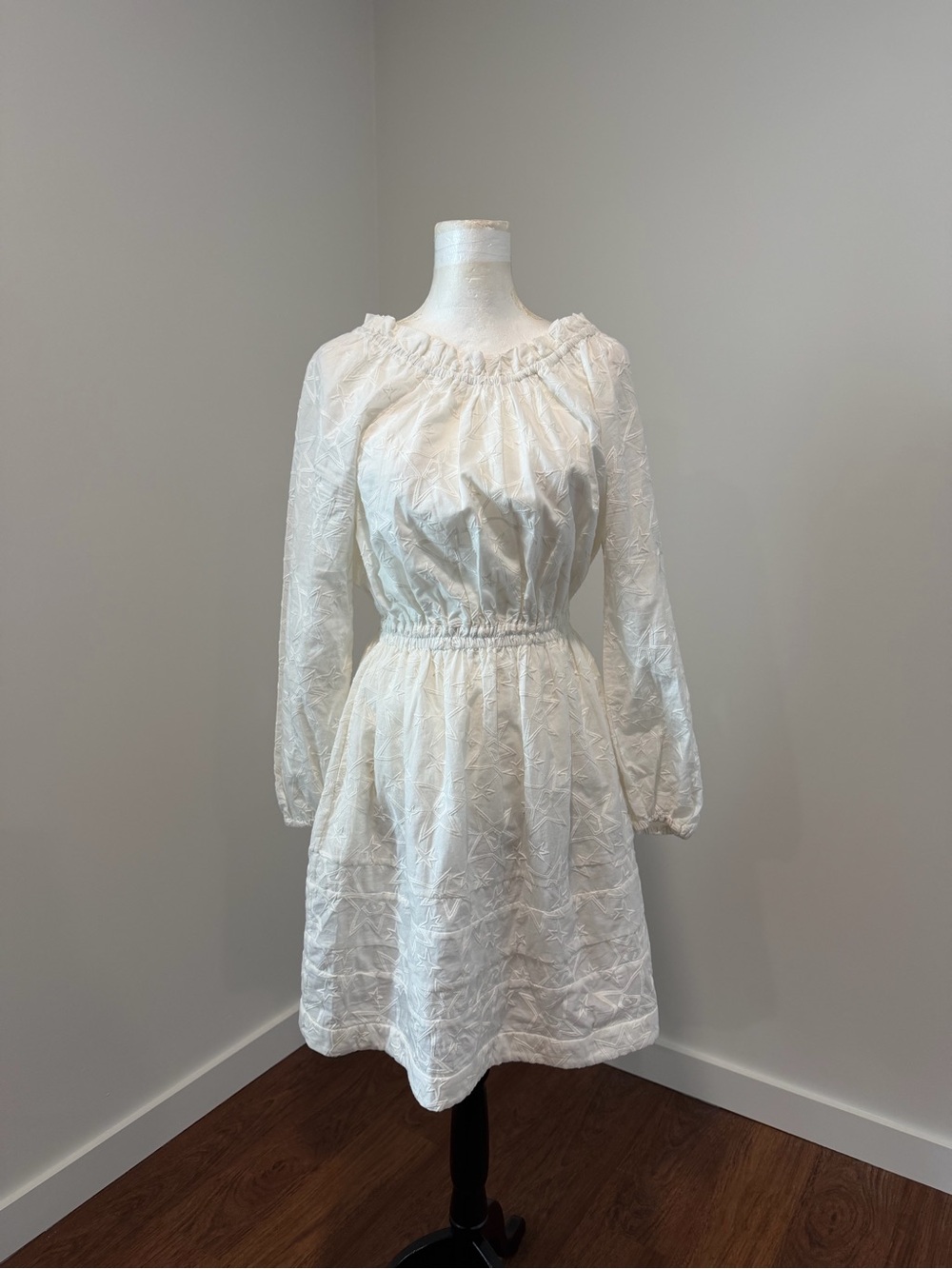 White Long Sleeve Embroidered Waist Dress